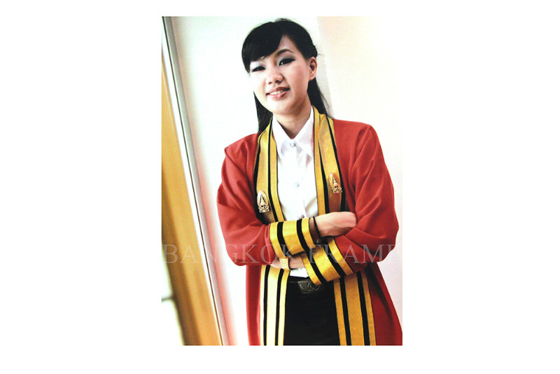 กรอบลอยภาพรับปริญญาบัตร